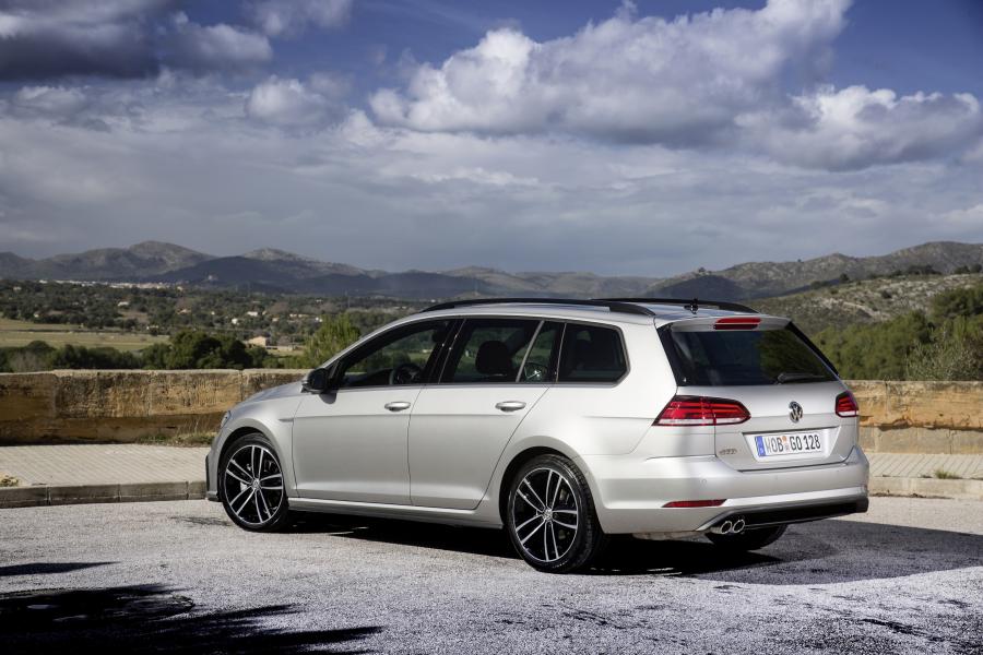  Volkswagen Golf GTD Variant 2017 года  (WW) (фото 11 из 14)